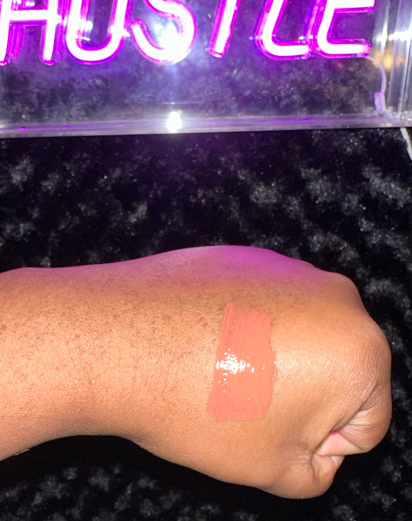 Skin cream gloss