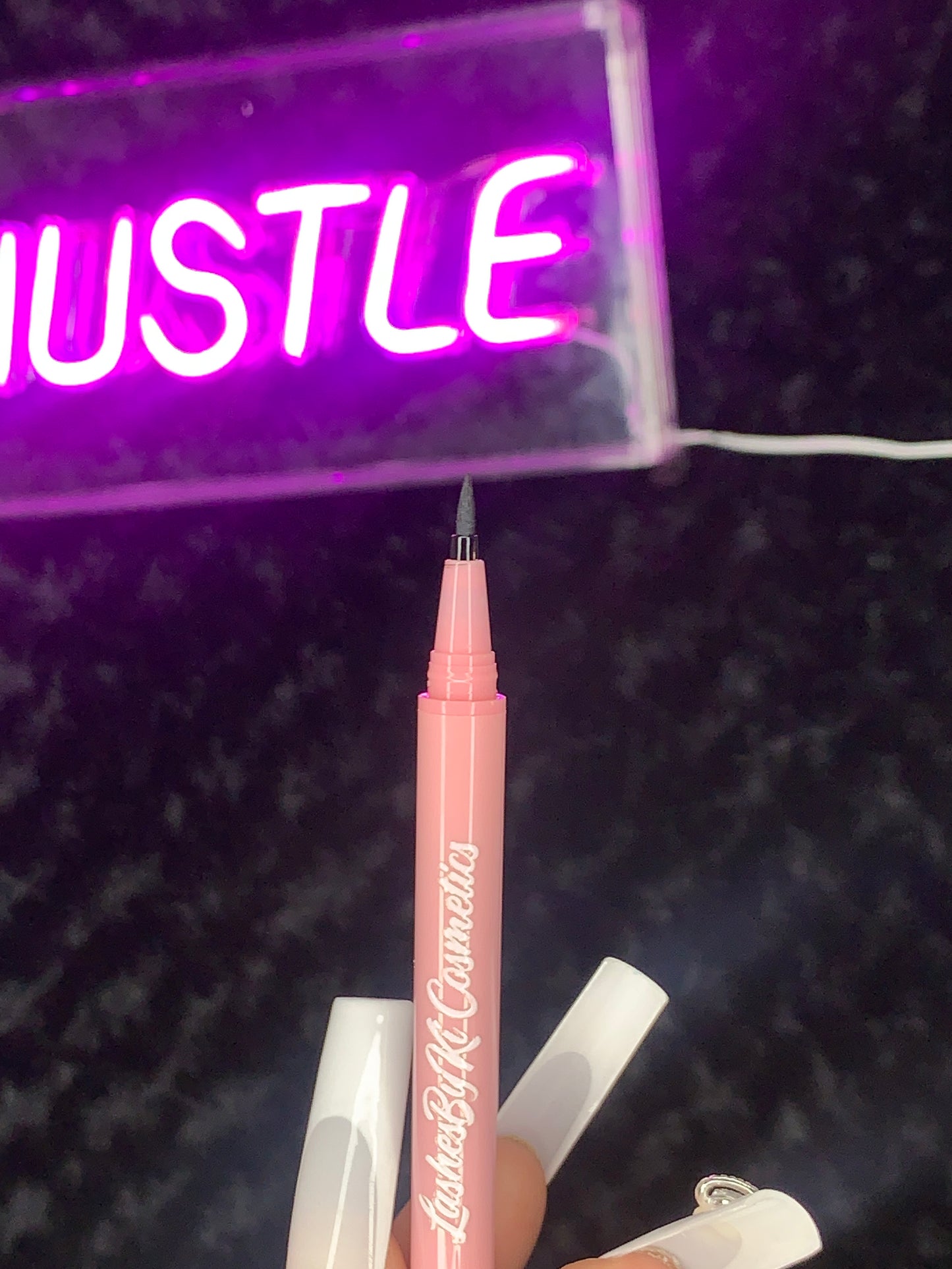 Baddie Glue Pen